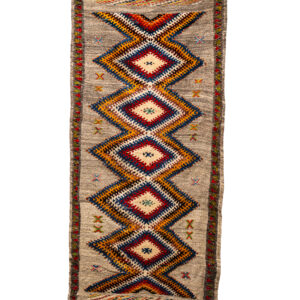 Classic Taznakht Geometry: The prominent zig-zag diamond pattern