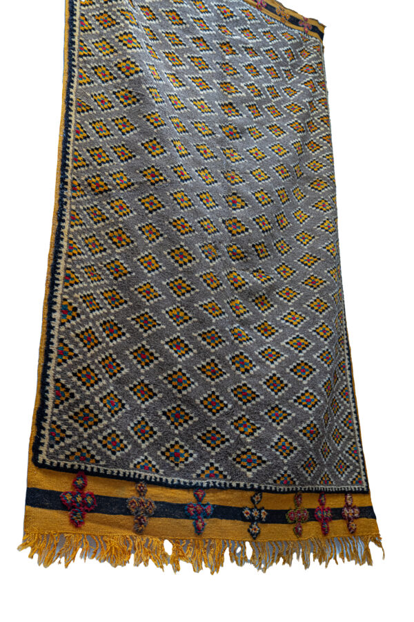 Taznakht Area Rug: High-Contrast Geometric Symmetry - Image 3