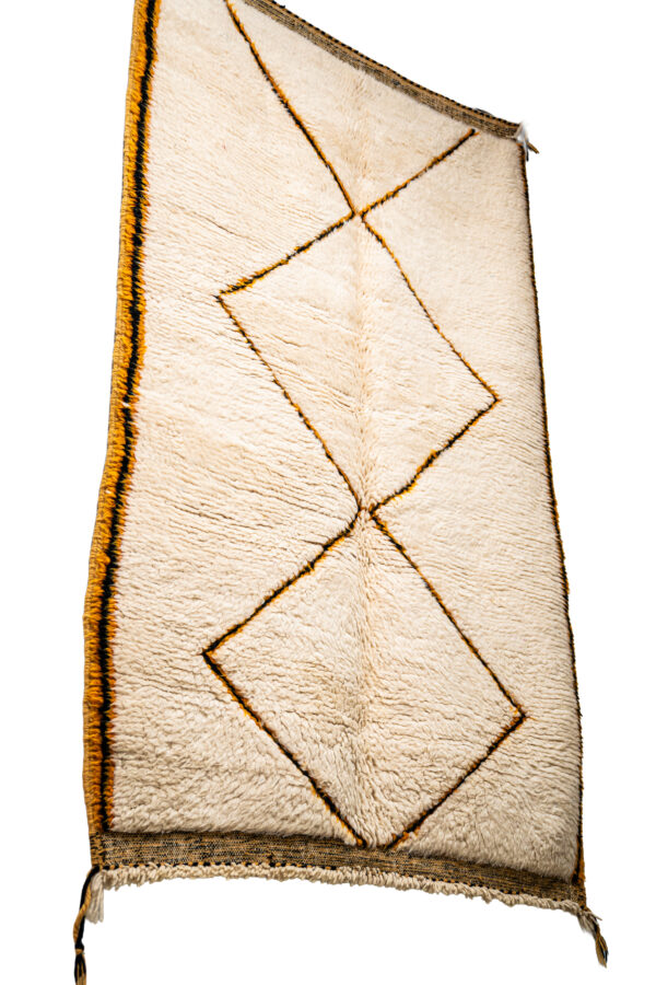 Luxurious Natural Wool Rug - Timeless Berber Craftsmanship - Image 3