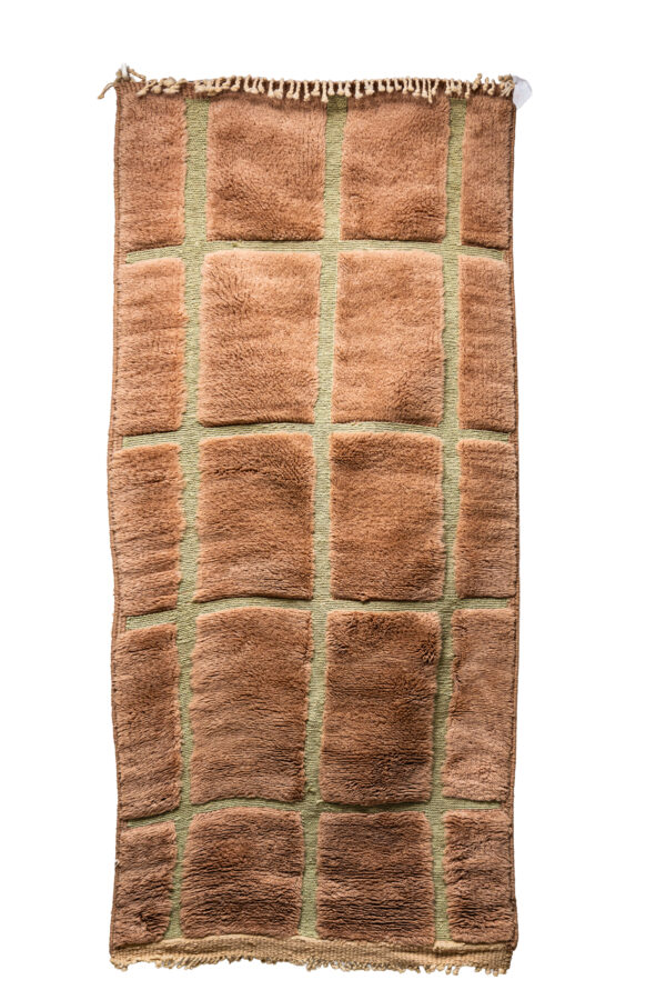 Mrirt is synonymous with luxury. Its wool is incredibly soft and silky (premium quality), offering unparalleled comfort underfoot.