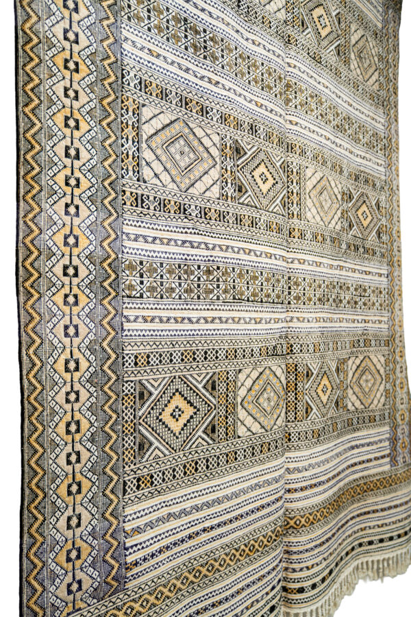 Large Tifelt Hanbel - Intricate Berber Wool Kilim - Image 2
